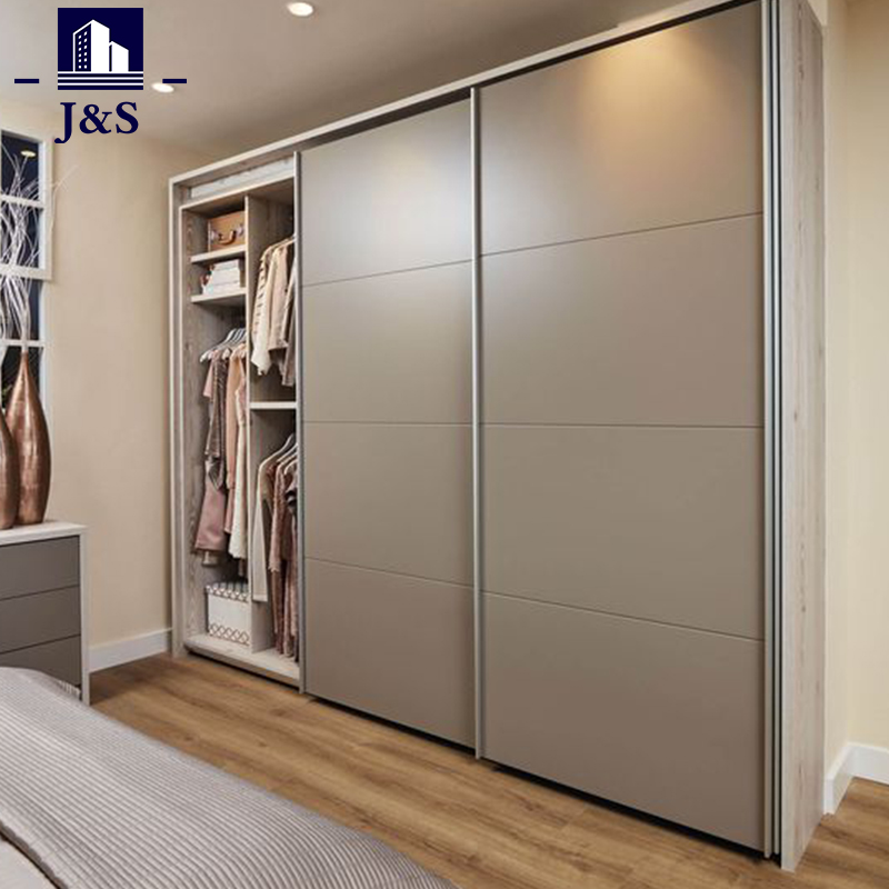 Innebygd walk in closet maker: hvordan lage en innebygd walk in closet