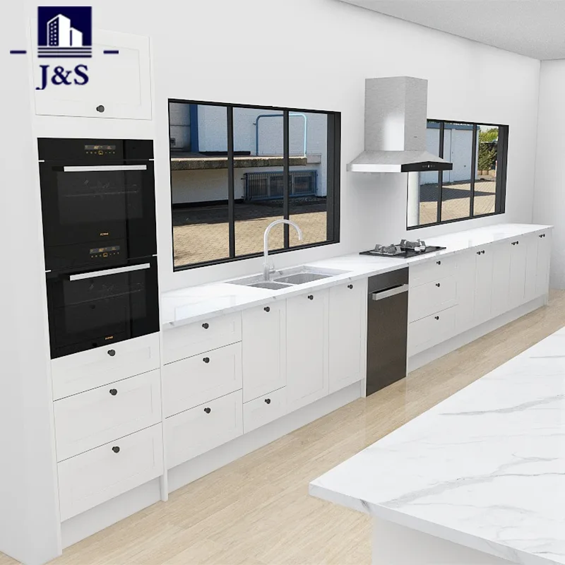 White Shaker Kitchen med Marble Island